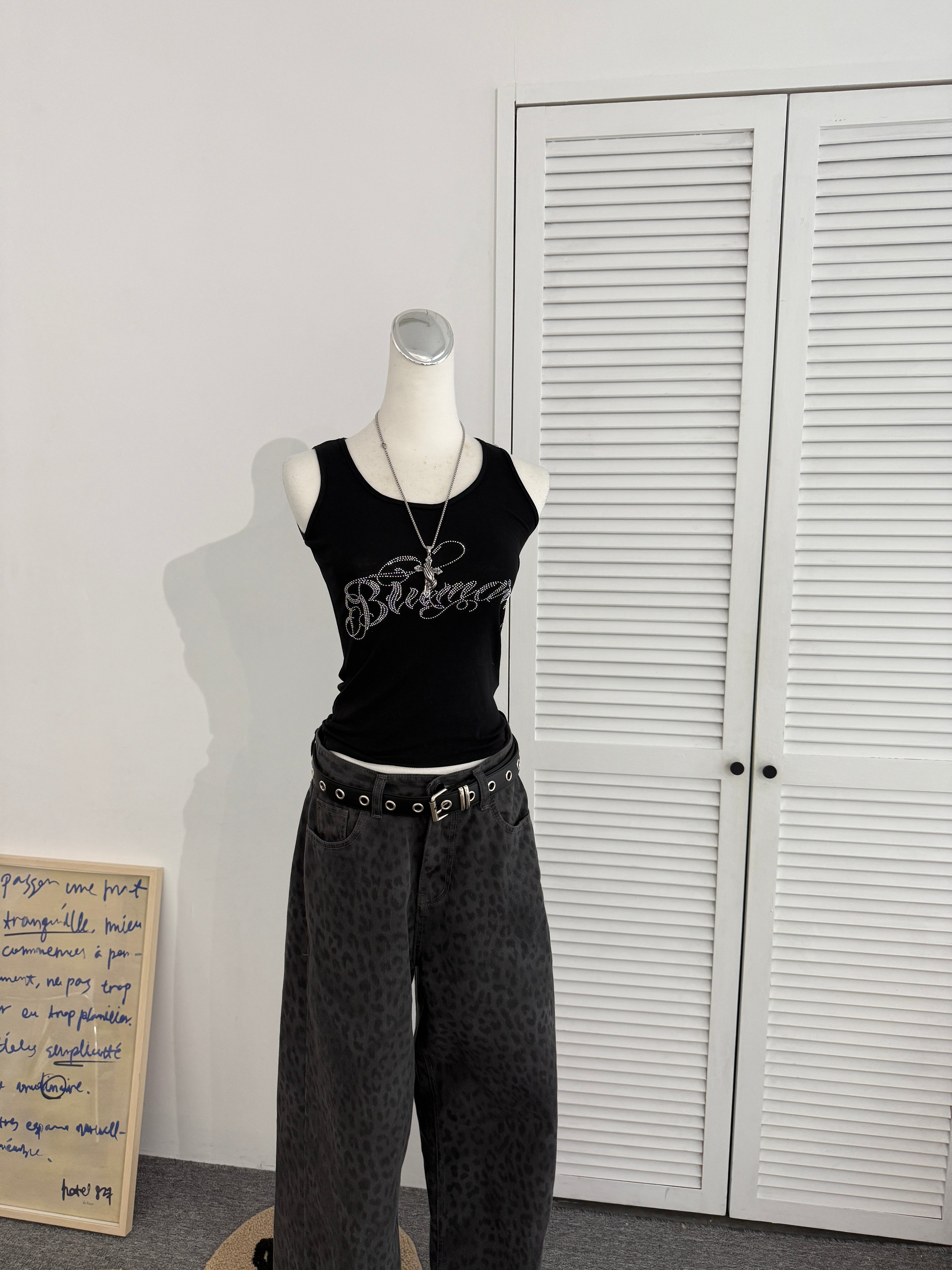 Shine script 鑽貼背心 | 日常百搭單品