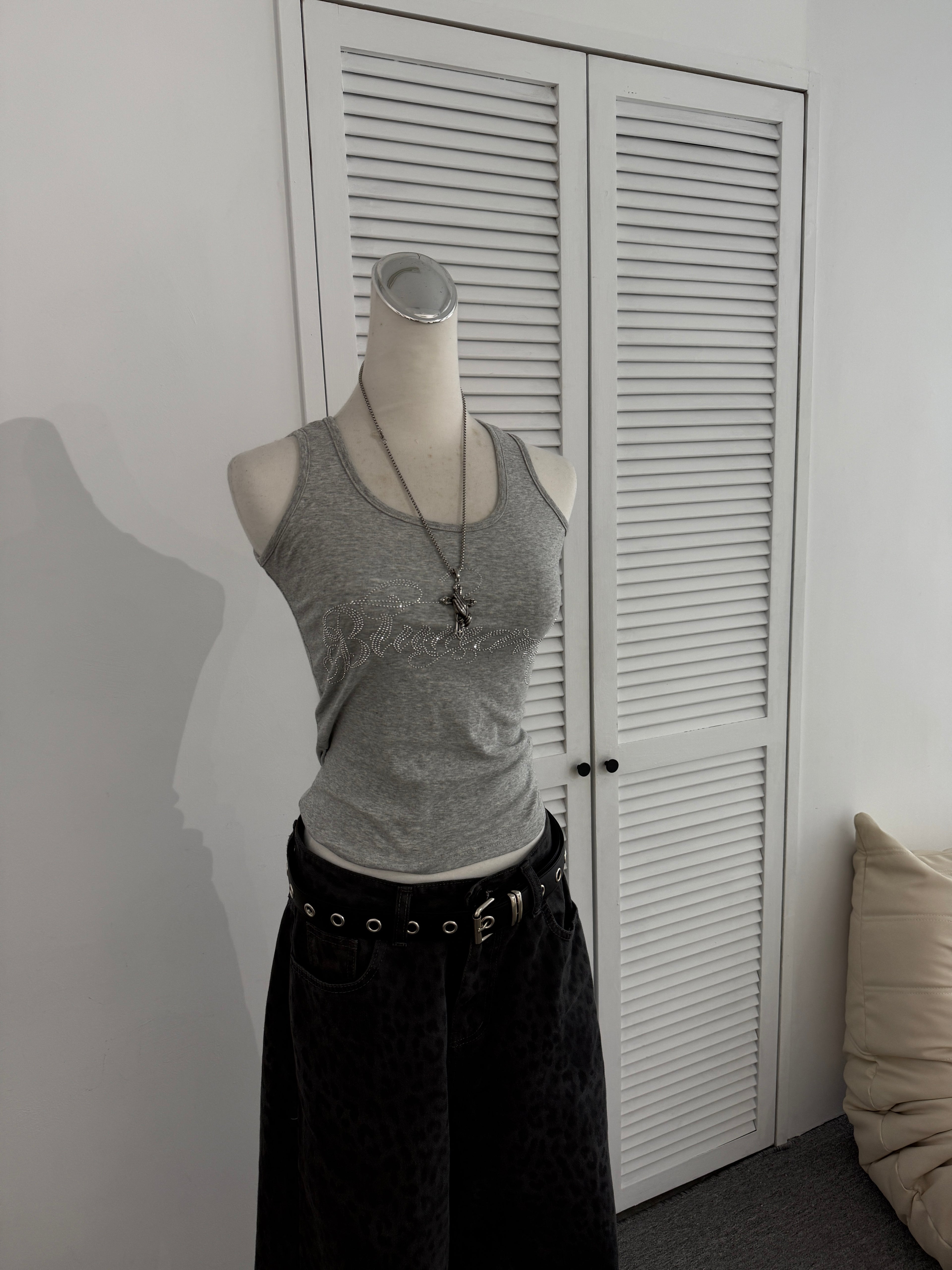 Shine script 鑽貼背心 | 日常百搭單品