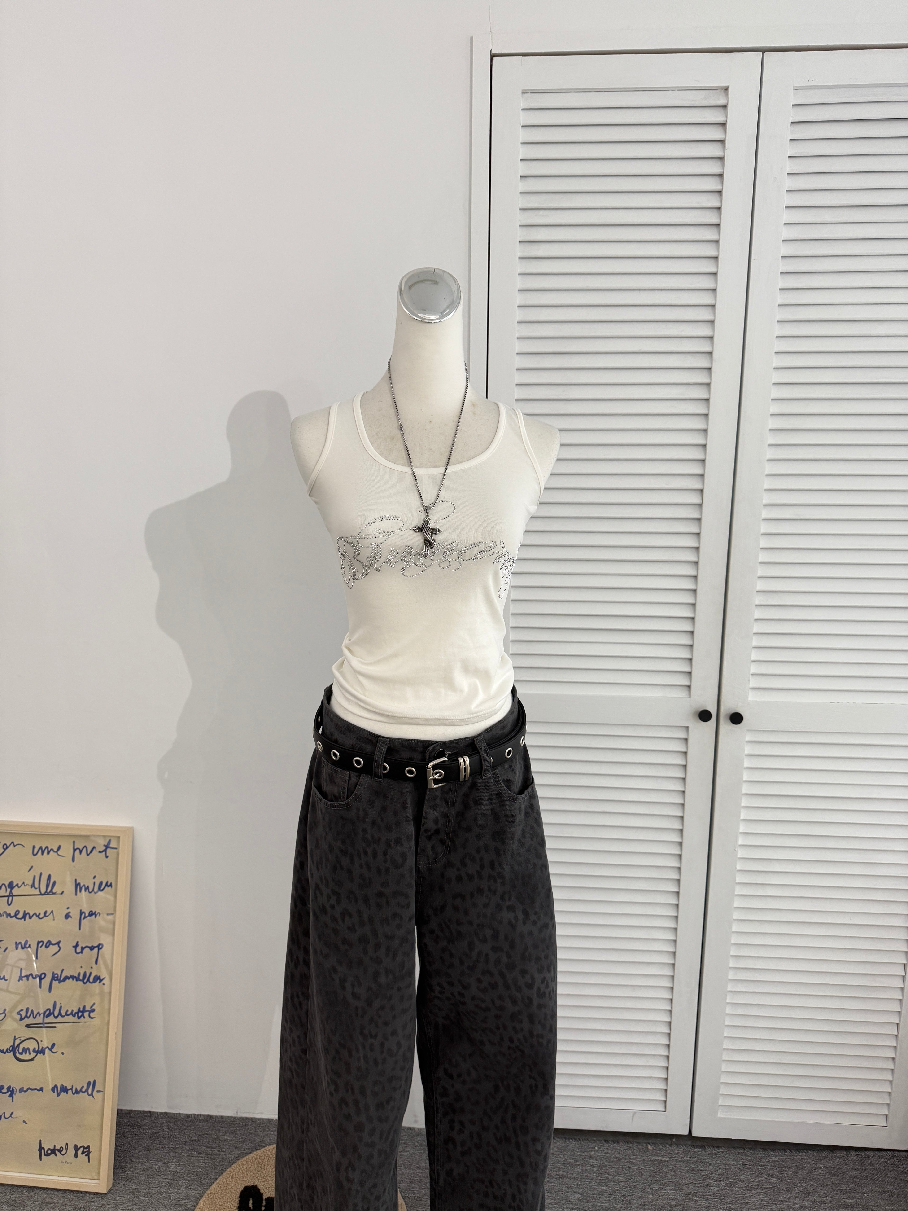 Shine script 鑽貼背心 | 日常百搭單品